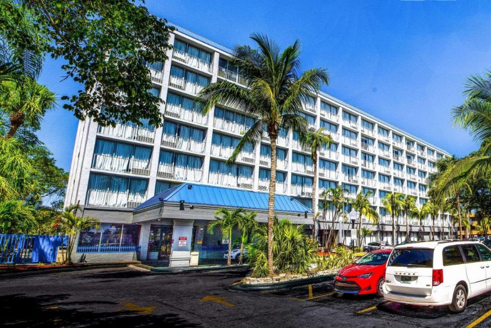 North Miami Beach Gardens Inn & Suites Image 12